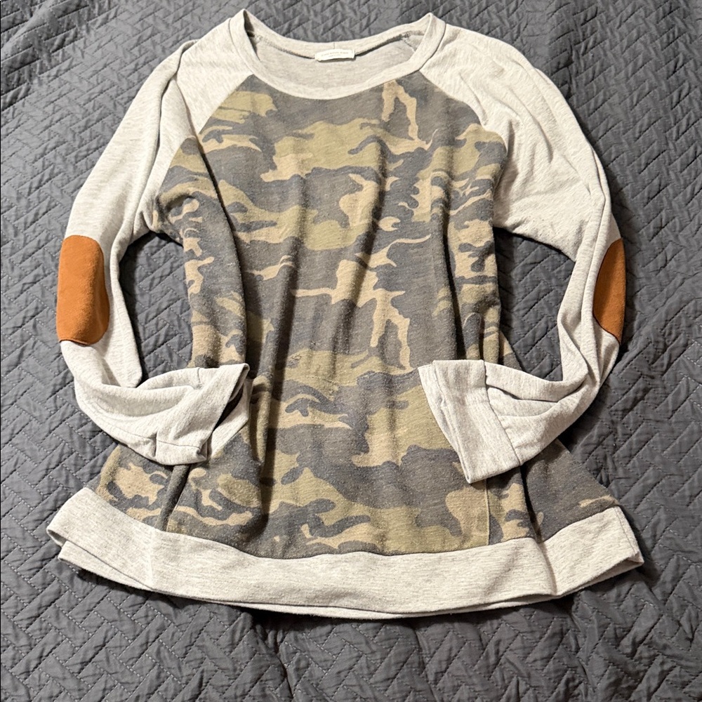 Chicsoul size 2X Camouflage Long Sleeve Top with Elbow Patches